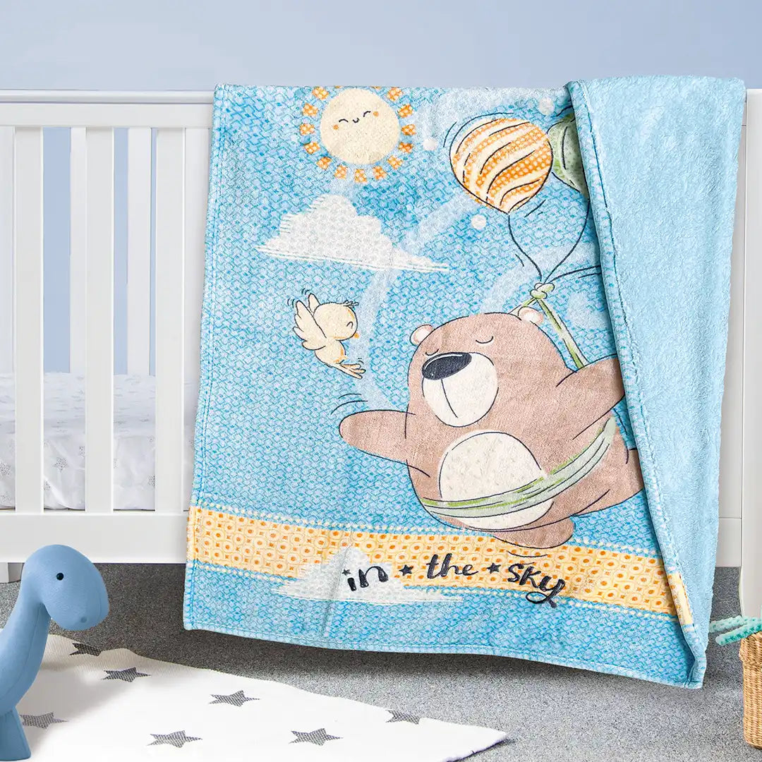 Imagen del producto Cobertor Baby Seducción Por las Nubes Cielo de Regina, con diseño premium y detalles descriptivos